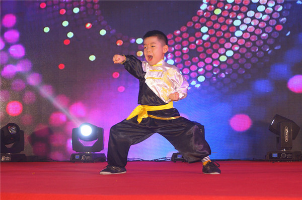 領(lǐng)先生物召開(kāi)2018年度表彰獎(jiǎng)勵(lì)大會(huì)暨2019年度工作規(guī)劃大會(huì) 領(lǐng)先生物召開(kāi)2018年度表彰獎(jiǎng)勵(lì)大會(huì)暨2019年度工作規(guī)劃大會(huì)